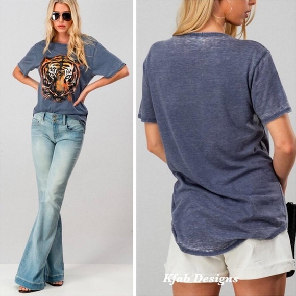 Graphic Tiger Tee 2× HOST PICK - Picture 3 of 14